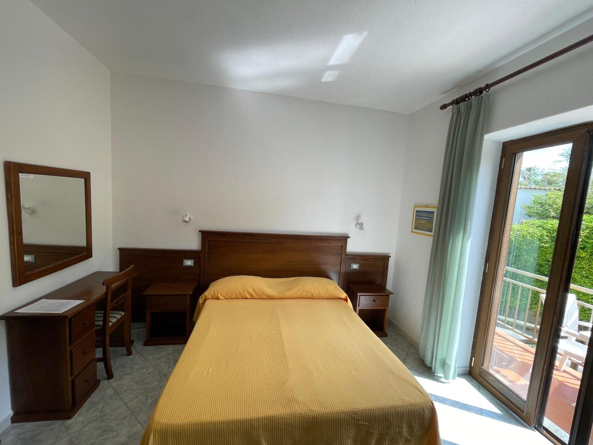 Residence Andrea A Mare Forio di Ischia Extérieur photo
